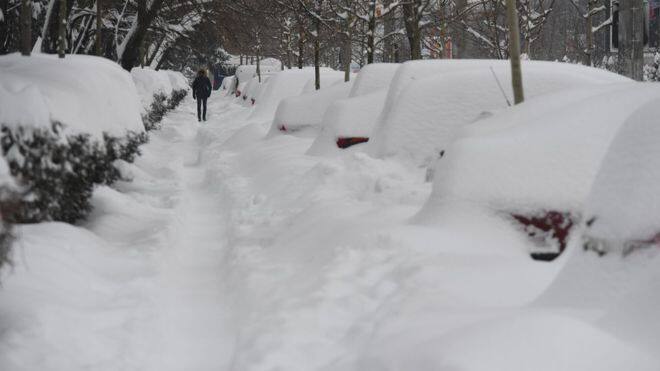 ਬਰਫਬਾਰੀ ਹਿਮਾਚਲ ਦੇ ਵੱਖ-ਵੱਖ ਹਿੱਸਿਆਂ ਸਮੇਤ ਦੁਨੀਆ ਦੇ ਕਈ ਦੇਸ਼ਾਂ ਵਿੱਚ ਹੋ ਰਹੀ ਹੈ। ਬਰਫਬਾਰੀ ਦਾ ਲੁਤਫ ਲੈਣ ਨੂੰ ਹਰ ਕਿਸੇ ਦਾ ਮਨ ਕਰਦਾ ਹੈ।