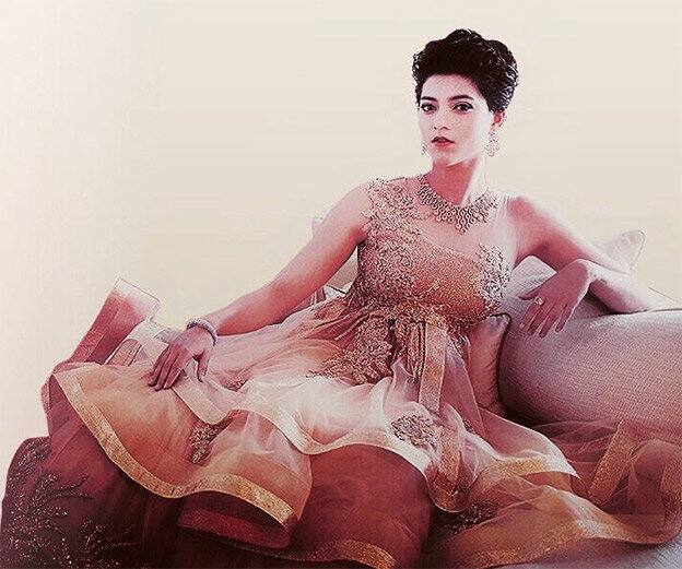 ਕਈ ਨਾਮੀ ਬਰਾਂਡਾਂ ਦੀ ਉਹ ਮਾਡਲਿੰਗ ਕਰ ਚੁੱਕੀ ਹੈ।