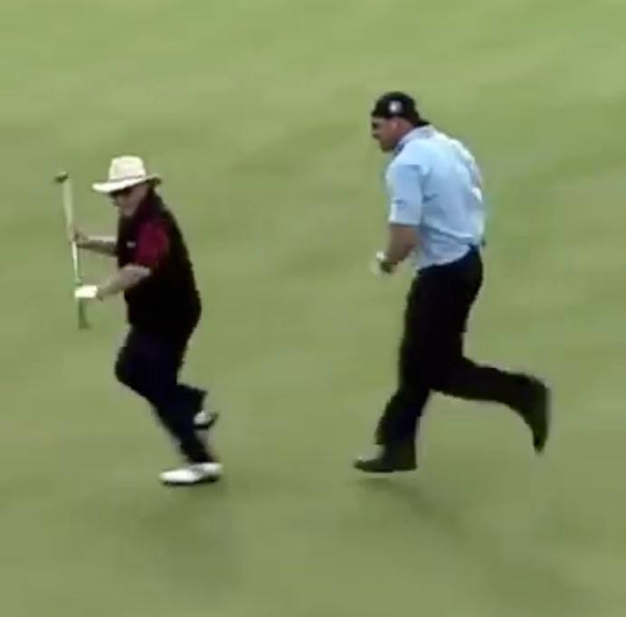 ਗੋਲਡਬਰਗ ਇਸਤੋਂ ਬਾਅਦ ਵੀ ਗੌਲਫ ਕੋਰਸ 'ਤੇ ਬਾਕੀ ਦੇ ਗੌਲਫਰਸ ਨਾਲ ਮਜ਼ਾਕ ਕਰਦੇ ਰਹੇ ਅਤੇ ਇੱਕ ਵੱਡੀ ਉਮਰ ਦੇ ਗਾਲਫਰ ਦੀ ਪਿੱਛੇ ਵੀ ਭੱਜੇ। 