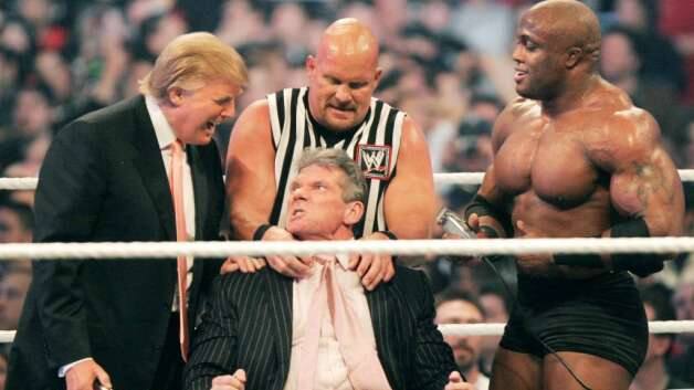 ਸਾਲ 2007 'ਚ ਟਰੰਪ ਨੇ 'ਬੈਟਲ ਆਫ ਬਿਲੀਅਨਏਅਰਸ' ਮੈਚ 'ਚ WWE ਦੇ ਮਾਲਿਕ ਵਿੰਸ ਮੈਕਮੈਨ ਨਾਲ ਟੱਕਰ ਲਈ। ਇਸ ਮੈਚ ਦੀ ਸ਼ਰਤ ਸੀ ਕਿ ਹਾਰਨ ਵਾਲੇ ਨੂੰ ਸਟੇਡੀਅਮ 'ਚ ਬੈਠੇ ਲਗਭਗ 80,000 ਦਰਸ਼ਕਾਂ ਸਾਹਮਣੇ ਗੰਜਾ ਹੋਣਾ ਪਵੇਗਾ।