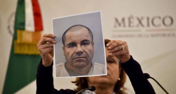 ਪਹਿਲੇ ਮੈਕਸੀਕੋ ਦੇ ਰਾਸ਼ਟਰਪਤੀ ਏਨਰੀਕ ਪੇਨਾ ਨਿਤੋ ਨੇ ਉਸ ਨੂੰ ਅਮਰੀਕਾ ਨੂੰ ਸੌਂਪਣ ਤੋਂ ਇਨਕਾਰ ਕਰ ਦਿੱਤਾ ਸੀ ਪਰ ਜੁਲਾਈ, 2015 ਵਿਚ ਉਸ ਦੇ ਦੁਬਾਰਾ ਜੇਲ੍ਹ ਤੋਂ ਭੱਜਣ ਦੇ ਬਾਅਦ ਉਨ੍ਹਾਂ ਨੇ ਆਪਣਾ ਫ਼ੈਸਲਾ ਬਦਲ ਦਿੱਤਾ ਸੀ।