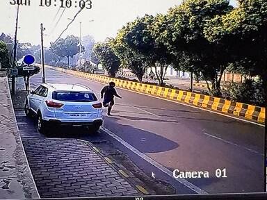 ਪੁਲਿਸ ਇਸ ਘਟਨਾ ਪਿੱਛੇ ਸ਼ਹਿਰ ਦੇ ਪੰਚਮ ਤੇ ਭਾਲੂ ਗੈਂਗ ਦੀ ਆਪਸੀ ਦੁਸ਼ਮਣੀ ਮੰਨ ਰਹੀ ਹੈ।