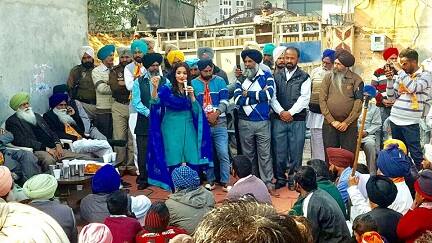 ਰੂਬੀ ਦਾ ਸਬੰਧ ਕੈਨੇਡਾ ਦੀ ਲਿਬਰਲ ਪਾਰਟੀ ਨਾਲ ਹੈ। 
