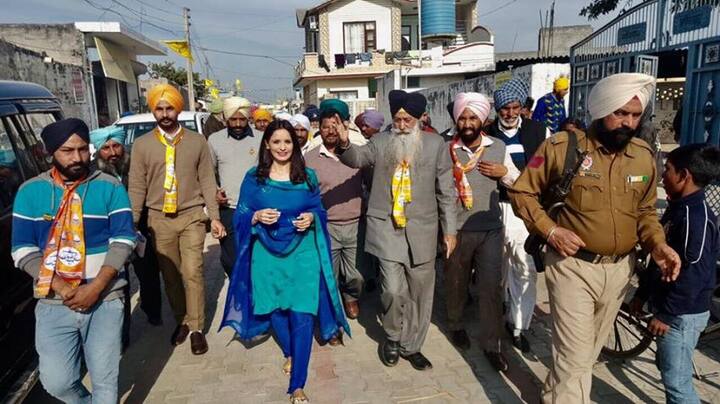  ਲਿਬਰਲ ਪਾਰਟੀ ਦੀ ਸਾਬਕਾ ਕੈਨੇਡੀਅਨ ਐਮ ਪੀ ਰੂਬੀ ਡੱਲਾ ਅੱਜਕੱਲ੍ਹ ਪੰਜਾਬ ਵਿੱਚ ਸ਼੍ਰੋਮਣੀ ਅਕਾਲੀ ਦਲ ਦੇ ਹੱਕ ਵਿੱਚ ਚੋਣ ਪ੍ਰਚਾਰ ਕਰ ਰਹੀ ਹੈ। 