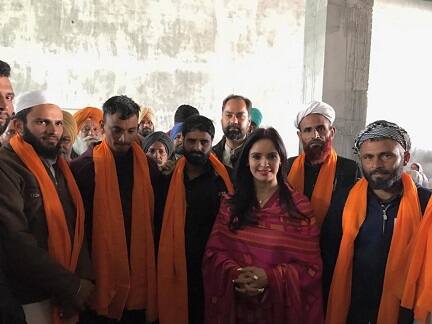 ਅਕਾਲੀ ਦਲ ਲਈ ਚੋਣ ਪ੍ਰਚਾਰ ਕਰਦੀ ਹੋਈ ਰੂਬੀ ਡੱਲਾ।
