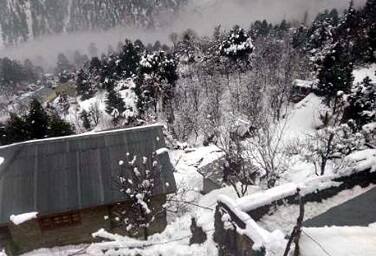 ਵਿਭਾਗ ਨੇ ਉੱਚ ਪਹਾੜੀ ਇਲਾਕਿਆਂ ਵਿੱਚ ਲੋਕਾਂ ਨੂੰ ਨਾ ਜਾਣ ਦੀ ਚੇਤਾਵਨੀ ਵੀ ਦਿੱਤੀ ਹੈ। ਬਰਫ਼ੀਲੇ ਤੂਫ਼ਾਨ ਦੀ ਵੀ ਚੇਤਾਵਨੀ ਦਿੱਤੀ ਗਈ ਹੈ। 