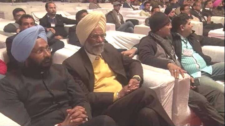 ਵੀਰਵਾਰ ਨੂੰ ਸ਼੍ਰੋਮਣੀ ਅਕਾਲੀ ਦਲ ਦੇ ਦੋ ਮੰਤਰੀ ਪਰਮਿੰਦਰ ਸਿੰਘ ਢੀਂਡਸਾ ਤੇ ਸੁਰਜੀਤ ਸਿੰਘ ਰੱਖੜਾ ਡੇਰਾ ਸਿਰਸਾ ਪਹੁੰਚੇ। 