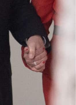 ਟਰੰਪ ਨੇ ਫੜਿਆ ਥੈਰੇਜ ਦਾ ਹੱਥ 