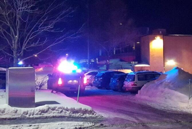 ਨਿਊਜ਼ ਏਜੰਸੀ ਰਾਈਟਰਜ਼ ਅਨੁਸਾਰ ਮਸਜਿਦ ਦੇ ਮੁਖੀ ਮੁਹੰਮਦ ਯੂਗਈ ਨੇ ਦੱਸਿਆ ਕਿ ਜਿਸ ਵਕਤ ਘਟਨਾ ਹੋਈ ਉਸ ਵਕਤ ਉਹ ਮਸਜਿਦ ਦੇ ਅੰਦਰ ਸਨ।