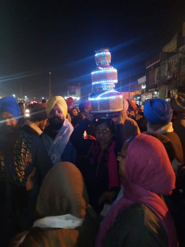  ਇਸ ਤਹਿਤ ਪਾਰਟੀ ਨੇ ਬੀਤੀ ਰਾਤ ਸਾਰੇ ਪ੍ਰਮੁੱਖ ਚੋਣ ਹਲਕਿਆਂ ਦੇ ਪ੍ਰਮੁੱਖ ਸ਼ਹਿਰਾਂ ਵਿੱਚ ਲੋਕਾਂ ਨੂੰ ਪਾਰਟੀ ਦੀਆਂ ਨੀਤੀਆਂ ਬਾਰੇ ਜਾਣੂ ਕਰਵਾਉਣ ਲਈ ‘ਜਾਗੋ’ ਕੱਢੀ ਗਈ।