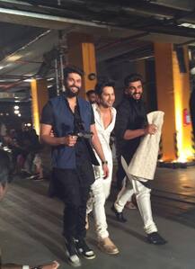 ਅਰਜੁਨ ਅਤੇ ਵਰੁਨ ਨੇ ਕੀਤੀ ਰੈਮਪ \'ਤੇ ਮਸਤੀ