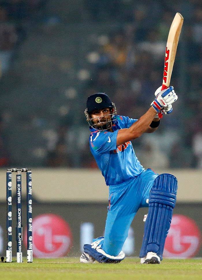 ਵਿਰਾਟ ਕੋਹਲੀ ਨੇ ਟੀ-20 ਸੀਰੀਜ਼ ਦੇ 3 ਮੈਚਾਂ 'ਚ 2, 21 ਅਤੇ 29 ਰਨ ਦੀਆਂ ਪਾਰੀਆਂ ਖੇਡੀਆਂ। ਪਰ ਇਸਦੇ ਬਾਵਜੂਦ ਰੈਂਕਿੰਗ 'ਚ ਓਹ ਟਾਪ 'ਤੇ ਬਣੇ ਹੋਏ ਹਨ। ਹਾਲਾਂਕਿ ਰੇਟਿੰਗ ਅੰਕਾਂ 'ਚ ਵਿਰਾਟ ਨੂੰ 21 ਅੰਕਾਂ ਦਾ ਨੁਕਸਾਨ ਜਰੂਰ ਹੋਇਆ ਹੈ। ਆਸਟ੍ਰੇਲੀਆ ਦੇ ਆਰਨ ਫਿੰਚ ਅਤੇ ਮੈਕਸਵੈਲ ਅਗਲੇ 2 ਸਥਾਨਾਂ 'ਤੇ ਟਿਕੇ ਹੋਏ ਹਨ। 