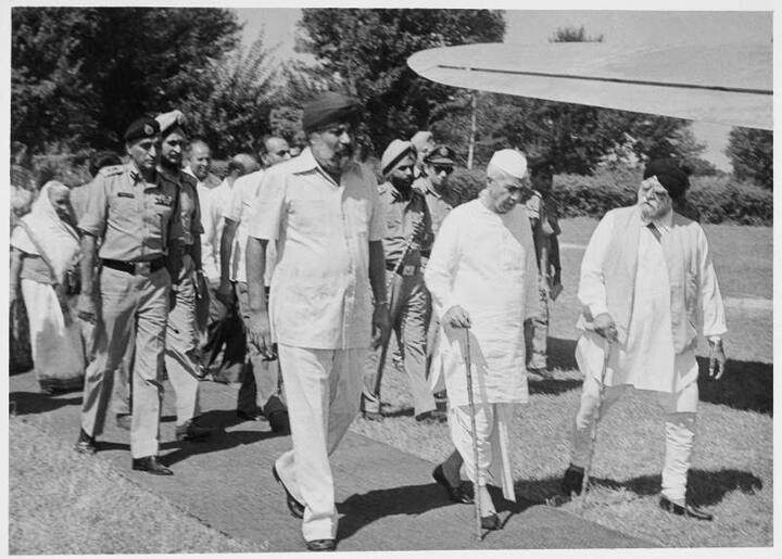 1970 ਵਿੱਚ ਮੁੱਖ ਮੰਤਰੀ ਬਣਨ ਦੌਰਾਨ ਉਹ ਸੂਬੇ ਦੇ ਸਭ ਤੋਂ ਛੋਟੀ ਉਮਰ ਦੇ ਮੁੱਖ ਮੰਤਰੀ ਬਣੇ ਸਨ, ਉਦੋਂ ਬਾਦਲ ਦੀ ਉਮਰ 43 ਸਾਲ ਦੀ ਸੀ। ਰੌਚਕ ਗੱਲ ਇਹ ਹੈ ਕਿ 5 ਸਾਲ ਪਹਿਲਾਂ 84 ਸਾਲ ਦੀ ਉਮਰ ਵਿੱਚ ਜਦੋਂ ਉਨਾਂ ਨੇ ਮੁੱਖ ਮੰਤਰੀ ਅਹੁਦੇ ਦੀ ਸਹੁੰ ਚੁੱਕੀ ਸੀ ਉਦੋਂ ਉਹ ਪੰਜਾਬ ਦੇ ਸਭ ਤੋਂ ਵੱਡੀ ਉਮਰ ਦੇ ਮੁੱਖ ਮੰਤਰੀ ਬਣੇ ਸਨ। 