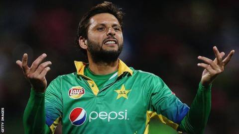 Surabhi Bharadwaj @Surasuma21 @SAfridiOfficial Stop worrying abt other country n apne desh ko sudharo pehle. Kashmir Bharat ka hissa tha, hai n hmesha rahega! @ssingapuri