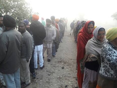  ਵੋਟਿੰਗ ਦੇ ਲਈ ਅੰਮ੍ਰਿਤਸਰ, ਮੋਗਾ, ਮੁਕਤਸਰ, ਮਾਨਸਾ ਅਤੇ ਸੰਗਰੂਰ ਜ਼ਿਲ੍ਹਿਆਂ ’ਚ ਸਰਕਾਰ ਨੇ ਛੁੱਟੀ ਦਾ ਐਲਾਨ ਕੀਤਾ ਹੋਇਆ ਹੈ।