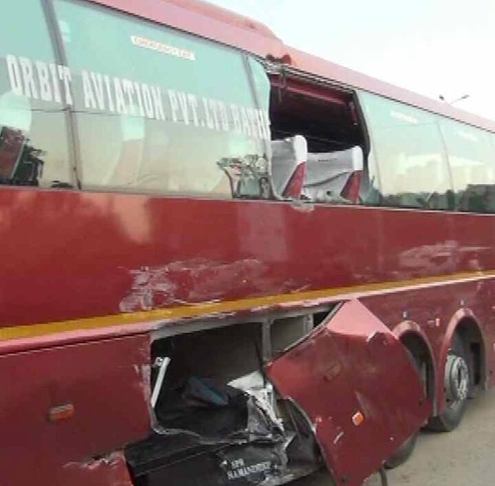 ਹਾਲਾਂਕਿ ਹਾਦਸੇ ‘ਚ ਕੋਈ ਜਾਨੀ ਨੁਕਸਾਨ ਨਹੀਂ ਹੋਇਆ, ਪਰ ਬੱਸ ‘ਚ ਸਵਾਰ ਇੱਕ ਫੌਜ ਦਾ ਜਵਾਨ ਜ਼ਖਮੀ ਹੋ ਗਿਆ। ਬੱਸ ਚੰਡੀਗੜ੍ਹ ਤੋਂ ਪਠਾਨਕੋਟ ਜਾ ਰਹੀ ਸੀ।