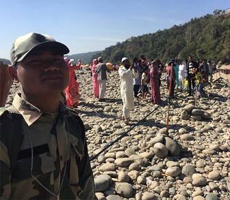 ਦੋਹਾਂ ਦੇਸ਼ਾਂ ਦੇ ਸੈਲਾਨੀ ਇਸ ਅਨੋਖੀ ਸਰਹੱਦ ਨੂੰ ਦੇਖਣ ਲਈ ਆਉਂਦੇ ਹਨ। 