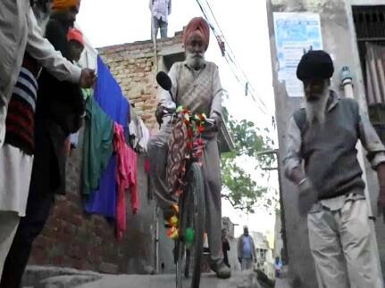ਪੇਸ਼ੇ ਤੋਂ ਪਿੰਡ-ਪਿੰਡ ਸਾਈਕਲ ਉੱਤੇ ਦਰੀਆਂ ਵੇਚਣ ਵਾਲੇ ਅਮਰਜੀਤ ਸਿੰਘ ਦਾ ਕਹਿਣਾ ਹੈ ਕਿ ਨਸ਼ੇ ਕਾਰਨ ਪੰਜਾਬ ਦੀ ਸਥਿਤੀ ਚਿੰਤਾਜਨਕ ਬਣਦੀ ਜਾ ਰਹੀ ਹੈ।