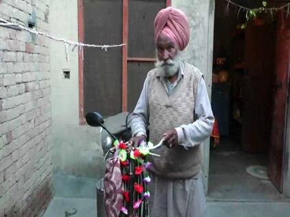  ਪੰਜਾਬ ਵਿੱਚ ਫੈਲੇ ਨਸ਼ੇ ਨੂੰ ਲੈ ਕੇ ਇੱਕ 70 ਸਾਲ ਦੇ ਬਜ਼ੁਰਗ ਨੇ ਸੰਗਰੂਰ ਤੋਂ ਦਿੱਲੀ ਦੇ ਗੁਰਦੁਆਰਾ ਸੀਸ ਗੰਜ ਸਾਹਿਬ ਤੱਕ ਸਾਈਕਲ ਉੱਤੇ ਯਾਤਰਾ ਸ਼ੁਰੂ ਕੀਤੀ ਹੈ।