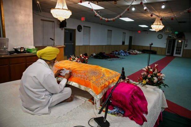 ਵਾਸ਼ਿੰਗਟਨ: ਅਮਰੀਕਾ ਦੇ ਸਭ ਤੋਂ ਉੱਚੇ ਬੰਨ੍ਹ ਦੇ ਟੁੱਟਣ ਦੀ ਸ਼ੰਕਾ ਨੂੰ ਵੇਖਦੇ ਹੋਏ ਨਜ਼ਦੀਕੀ ਯੂਬਾ ਸਿਟੀ ਤੋਂ ਵੀ ਹਜ਼ਾਰਾਂ ਲੋਕਾਂ ਨੂੰ ਹਟਾਇਆ ਗਿਆ ਹੈ। ਇਸ ਸ਼ਹਿਰ 'ਚ ਵੱਡੀ ਗਿਣਤੀ ਭਾਰਤੀ ਵੀ ਰਹਿੰਦੇ ਹਨ। ਇਨ੍ਹਾਂ ਦੀ ਮਦਦ ਲਈ ਸਿੱਖ ਭਾਈਚਾਰਾ ਅੱਗੇ ਆਇਆ ਹੈ।