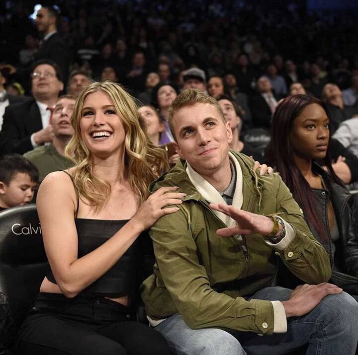 Genie Bouchard ‏@geniebouchard 12h12 hours ago Check my snap for the deets of my date and what gift John gave me???????? Genieebouchard 