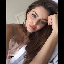 ਐਸ਼ਵਰਿਆ ਰਾਏ ਵਰਗੀ ਦਿੱਸਦੀ ਇਸ ਮਾਡਲ ਨੇ ਇੰਸਟਗ੍ਰਾਮ \'ਤੇ ਮਚਾਇਆ ਤਹਿਲਕਾ, ਦੀਵਾਨੇ 1.9 ਮਿਲੀਅਨ 