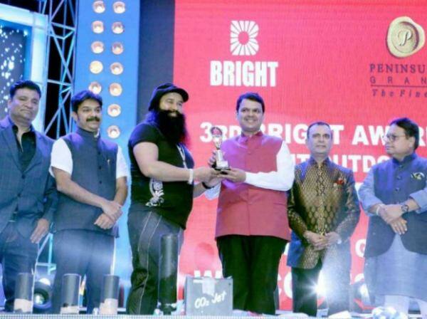 ਉਨ੍ਹਾਂ ਦੀ ਆਗਾਮੀ ਫ਼ਿਲਮ ਹਿੰਦ ਦਾ ਨਾਪਾਕ ਕੋ ਜਵਾਬ ਤੇ ਐਮਐਸਜੀ ਲਾਇਨ ਹਾਰਟ-2 ਵਿੱਚ ਉਨ੍ਹਾਂ ਨੇ 43 ਕਰੈਡਿਟ ਲਏ ਹਨ। ਮਤਲਬ ਡਾਇਰੈਕਟਰ, ਪ੍ਰੋਡਿਊਸਰ, ਸਿੰਗਰ, ਕੋਰਿਉਗ੍ਰਾਫੀ, ਕੰਪੋਜਰ , ਡਰੈੱਸ ਡਿਜ਼ਾਈਨਰ ਹਨ। 