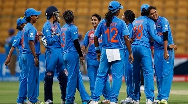IND W vs BAN W 1st T20 First Innings Highlights Bangladesh Women Sets Target 115 Runs Against India Women INDW vs BANW: टीम इंडिया ने बांग्लादेश को सिर्फ 114 रनों पर रोका, सभी ने की किफायती गेंदबाजी