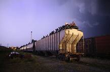 ਅਮਰੀਕਾ \'ਚ ਗੈਰਕਾਨੂੰਨੀ ਲੈ ਕੇ ਜਾਣ ਵਾਲੀ ਡੈੱਥ TRAIN 