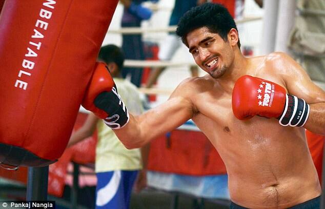 ਵਿਜੇਂਦਰ ਸਿੰਘ ਬ੍ਰਿਟਿਸ਼ ਟਰੇਨਰ ਲੀ ਬੀੜਡ ਦੀ ਦੇਖਰੇਖ 'ਚ ਮੈਨਚੈਸਟਰ 'ਚ ਟਰੇਨਿੰਗ ਕਰ ਰਹੇ ਹਨ। ਵਿਜੇਂਦਰ ਸਿੰਘ ਨੇ ਹੁਣ ਤਕ 8 ਮੈਚ ਜਿੱਤੇ ਹਨ। 