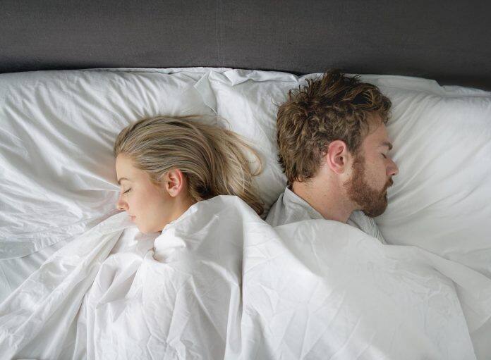 ਮੈਡਰਿਡ: ਲੋਕਾਂ ਵੱਲੋਂ ਲੋੜੀਂਦੇ ਸਰੀਰਕ ਸਬੰਧ ਨਾ ਬਣਾਉਣਾ ਦੁਨੀਆ ਭਰ ਦੀਆਂ ਸਰਕਾਰਾਂ ਲਈ ਚਿੰਤਾ ਦਾ ਵਿਸ਼ਾ ਬਣਿਆ ਹੋਇਆ ਹੈ। ਫਰਾਂਸ 'ਚ ਜਾਣਕਾਰਾਂ ਨੇ ਲੋਕਾਂ ਨੂੰ ਸਲਾਹ ਦਿੱਤੀ ਹੈ ਕਿ ਉਹ ਬਿਹਤਰ ਸਿਹਤ ਲਈ ਜ਼ਿਆਦਾ ਸਰੀਰਕ ਸਬੰਧ ਬਣਾਉਣ। ਉੱਥੇ ਹੀ ਜਾਪਾਨ 'ਚ ਇਹ ਜਾਣਕਾਰੀ ਸਾਹਮਣੇ ਆਈ ਹੈ ਕਿ ਅੱਧੇ ਤੋਂ ਜ਼ਿਆਦਾ ਵਿਆਹੇ ਜੋੜੇ ਇੱਕ ਮਹੀਨੇ ਤੋਂ ਵੀ ਜ਼ਿਆਦਾ ਸਮੇਂ ਦੌਰਾਨ ਸਰੀਰਕ ਸਬੰਧ ਨਹੀਂ ਬਣਾਉਂਦੇ। 