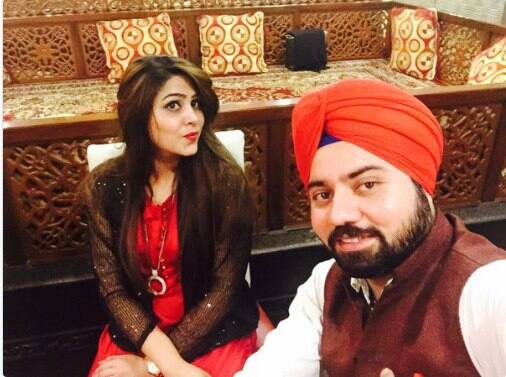 ਉਮਰ ਪ੍ਰੋਡਕਸ਼ਨ ਵੱਲੋਂ ਬਣਾਈ ਜਾ ਰਹੀ ਇਸ ਫਿਲਮ ਦੇ ਨਿਰਦੇਸ਼ਕ ਜ਼ਮਾਲ ਸ਼ਾਹ ਹਨ। ਤਰਨਜੀਤ ਸਿੰਘ ਪਿਛਲੇ ਸੱਤ ਸਾਲ ਤੋਂ ਵੱਖ-ਵੱਖ ਪਾਕਿ ਟੀ.ਵੀ. ਚੈਨਲਾਂ ਲਈ ਪ੍ਰੋਗਰਾਮਾਂ ਦੀ ਮੇਜ਼ਬਾਨੀ ਕਰਦਾ ਆ ਰਿਹਾ ਹੈ ਤੇ ਉਹ ਹੁਣ ਤੱਕ 200 ਤੋਂ ਵਧੇਰੇ ਪ੍ਰੋਗਰਾਮਾਂ ਦੀ ਮੇਜ਼ਬਾਨੀ ਕਰ ਚੁੱਕਾ ਹੈ।