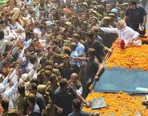 SPG ਦੇ ਘੇਰੇ \'ਚ PM ਮੋਦੀ ਦਾ ਰੋਡ ਸ਼ੋਅ