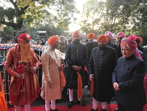 ਨਿਰਵਾਨ ਸਿੰਘ ਕੈਪਟਨ ਅਮਰਿੰਦਰ ਸਿੰਘ ਦੇ ਬੇਟੀ ਜੈ ਇੰਦਰ ਕੌਰ ਦਾ ਬੇਟਾ ਹੈ।