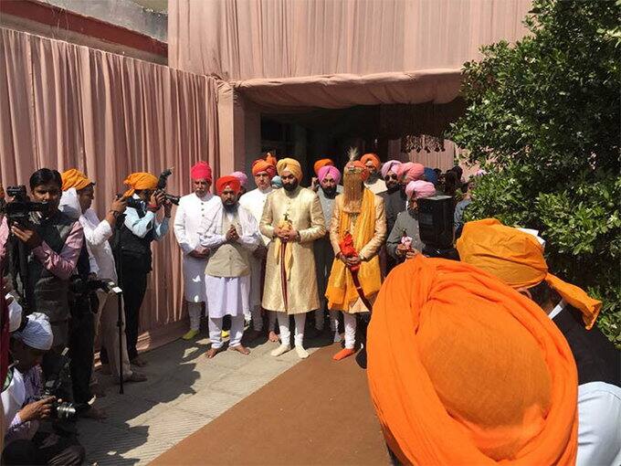 ਨਿਰਵਾਨ ਸਿੰਘ ਕੈਪਟਨ ਅਮਰਿੰਦਰ ਸਿੰਘ ਦੇ ਬੇਟੀ ਜੈ ਇੰਦਰ ਕੌਰ ਦਾ ਬੇਟਾ ਹੈ।