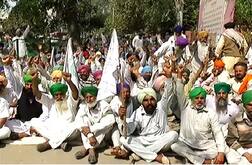 ਕਿਸਾਨਾਂ ਦੇ ਸਬਰ ਦਾ ਟੁੱਟਿਆ ਬੰਨ੍ਹ, ਬਠਿੰਡਾ 'ਚ ਲਾਇਆ ਮੋਰਚਾ