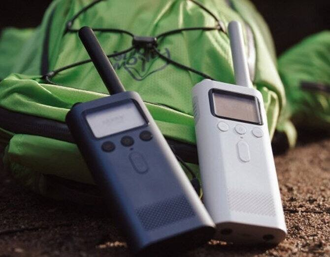 ਇਸ Walkie-Talkie ਦੀ ਖ਼ਾਸ ਗੱਲ ਇਹ ਹੈ ਕਿ ਯੂਜ਼ਰ ਨੈੱਟਵਰਕ ਫ੍ਰੀਕਵੈਂਸੀ ਵਿੱਚ ਹੁੰਦਾ ਹੈ ਉਦੋਂ ਇਸ ਰਾਹੀਂ ਵਾਈਸ ਮੈਸੇਜ ਸੈਂਡ ਕੀਤਾ ਜਾ ਸਕਦਾ ਹੈ। ਯੂਜ਼ਰ ਇਸ Walkie-Talkie ਰਾਹੀਂ ਆਪਣੀ ਲੋਕੇਸ਼ਨ ਵੀ ਸ਼ੇਅਰ ਕਰ ਸਕਦਾ ਹੈ। ਮਨੋਰੰਜਨ ਲਈ ਇਸ ਵਿੱਚ FM ਰੇਡੀਉ ਵੀ ਦਿੱਤਾ ਗਿਆ ਹੈ। ਇਸ ਵਿੱਚ USB ਪੋਰਟ ਵੀ ਹੈ ਜੋ ਕਨੈਕਟੀਵਿਟੀ ਹੈ ਜੋ ਚਾਰਜਿੰਗ ਦੇ ਕੰਮ ਆਉਂਦਾ ਹੈ।