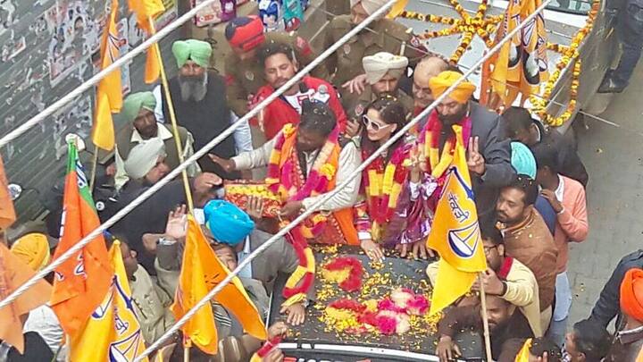 ਇਸ ਵਾਰ ਦੀਆਂ ਚੋਣਾਂ ਵਿੱਚ ਸ੍ਰੋਮਣੀ ਅਕਾਲੀ ਦਲ ਦੇ ਹੱਕ ਵਿੱਚ ਰੂਬੀ ਡੱਲਾ ਨੇ ਚੋਣ ਪ੍ਰਚਾਰ ਵੀ ਕੀਤਾ।