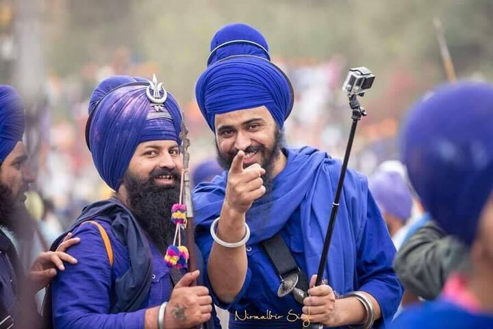  ਹੋਲਾ ਮਹੱਲਾ ਦਾ ਵਿਸ਼ਾਲ ਨਗਰ ਕੀਰਤਨ ਦੁਪਹਿਰ 12.30 ਵਜੇ ਗੁਰਦੁਆਰਾ ਗੁਰੂ ਕੇ ਬਾਗ਼ ਤੋਂ ਆਰੰਭ ਹੋ ਕੇ ਚਰਨ ਗੰਗਾ ਸਟੇਡੀਅਮ ਪਹੁੰਚੇਗਾ ਜਿੱਥੇ ਗੁਰੂ ਕੀਆਂ ਲਾਡਲੀਆਂ ਫ਼ੌਜਾਂ ਨਿਹੰਗ ਸਿੰਘ ਘੋੜ ਸਵਾਰੀ, ਨੇਜ਼ੇਬਾਜ਼ੀ ਅਤੇ ਗਤਕੇ ਦੇ ਜੌਹਰ ਦਿਖਾਉਣਗੇ। 