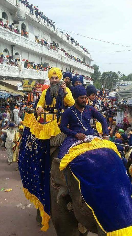 ਇਸ ਦੌਰਾਨ ਦੇਸ਼ ਵਿਦੇਸ਼ ਤੋਂ ਲੱਖਾਂ ਦੀ ਗਿਣਤੀ 'ਚ ਸੰਗਤ ਪਹੁੰਚਦੀ ਹੈ। 