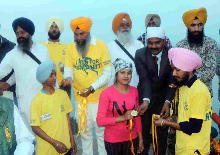ਘੱਟ ਦੂਰੀਆਂ ਲਈ ਸਾਈਕਲ 'ਤੇ ਜਾਣ ਦਾ ਸੁਨੇਹਾ ਦਿੰਦੀ ਇਹ ਰੈਲੀ ਬਿਨਾਂ ਟ੍ਰੈਫਿਕ ਨੂੰ ਪ੍ਰਭਾਵਿਤ ਕਰੇ ਬਿਨਾਂ ਸੁਖਨਾ ਝੀਲ ਤੱਕ ਜਾ ਕੇ ਸਮਾਪਤ ਹੋਈ। 