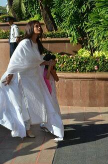 ਐਸ਼ ਦੇ ਪਿਤਾ ਦੇ ਭੋਗ \'ਤੇ ਪਹੁੰਚਿਆ ਬੱਚਨ ਪਰਿਵਾਰ