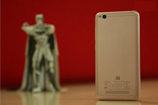 ਫ਼ੋਨ ਵਿੱਚ 5 ਇੰਚ ਦੀ ਸਕਰੀਨ ਜਿਸ ਦੀ ਰੈਜ਼ੂਲੇਸ਼ਨ 720×1280 ਪਿਕਸਲਜ਼ ਹੈ। ਪ੍ਰੋਸੈੱਸਰ ਦੀ ਗੱਲ ਕਰੀਏ ਤਾਂ ਫ਼ੋਨ 1.4GHz ਕਵਾਰਡ ਕੋਰ ਸਨੈਪਡ੍ਰੈਗਨ 425 ਹੈ। ਇਸ ਦੇ ਨਾਲ ਹੀ ਇਸ ਵਿੱਚ ਦੋ ਜੀਬੀ ਦੀ ਰੈਮ ਹੋਵੇਗੀ।