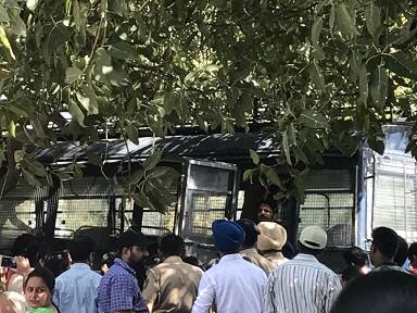 ਚੰਡੀਗੜ੍ਹ ਦੇ ਸੈਕਟਰ 25 ਦੀ ਰੈਲੀ ਗਰਾਊਂਡ ਵਿੱਚ ਇਨ੍ਹਾਂ ਅਧਿਆਪਕਾਂ ਵੱਲੋਂ ਧਰਨਾ ਲਾਇਆ ਗਿਆ ਹੈ। 