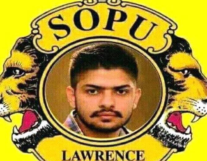  ਅਕਸਰ ਉਹ ਜੇਲ੍ਹ ਵਿਚੋਂ ਹੀ ਆਪਣਾ ਫੇਸ ਬੁੱਕ ਅਕਾਊਟ ਐਕਟਿਵ ਕਰਦਾ ਰਹਿੰਦਾ ਹੈ। 