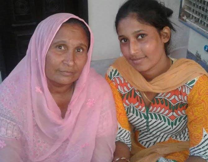 ਖੁਦਾਬਖਸ ਦੀ ਮਾਂ ਕੁੱਝ ਸਾਲ ਤੱਕ ਪੰਜਾਬ ਦੇ ਸਾਬਕਾ ਮੁੱਖ ਮੰਤਰੀ ਪ੍ਰਕਾਸ਼ ਸਿੰਘ ਬਾਦਲ ਦੇ ਘਰ ਸਾਫ਼ ਸਫ਼ਾਈ ਦਾ ਕੰਮ ਕਰਦੀ ਸੀ।