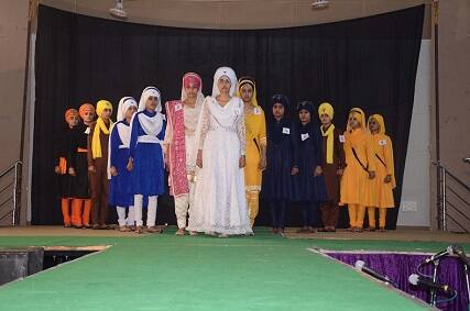 ਮਾਨਸਾ:- ਬੁਢਲਾਢਾ ਦੇ ਐਸਜੀਪੀਸੀ ਅਧੀਨ ਚੱਲਦੇ ਗੁਰੂ ਨਾਨਕ ਕਾਲਜ ਬੁਢਲਾਢਾ ਦੇ ਵਿਦਿਆਰਥੀਆਂ ਨੇ ਦੋ ਦਿਨ ਪੰਜਾਬ ਦੇ ਸੱਭਿਆਚਾਰ ਅਤੇ ਅਮੀਰ ਵਿਰਸੇ ਦੇ ਅਜਿਹੇ ਰੰਗ ਬਿਖੇਰੇ ਜਿਨਾਂ ਦੀ ਖੁਸ਼ਬੋਈ ਨੇ ਇਲਾਕੇ ਦੇ ਲੋਕਾਂ ਨੂੰ ਬਦੋਬਦੀ ਆਪਣੇ ਵੱਲ ਖਿੱਚ ਲਿਆ।