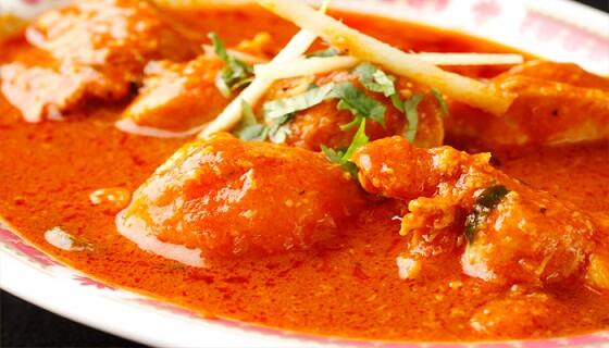 ਇਹ ਭਰਪੂਰ ਸੁਆਦੀ ਸ਼ਾਹੀ ਬਟਰ ਚਿਕਨ (Royal Butter Chicken) ਸ਼ੈੱਫ ਗੌਰਵ ਗਿਡਵਾਨੀ ਦਾ ਅਵਿਸ਼ਕਾਰ ਹੈ।