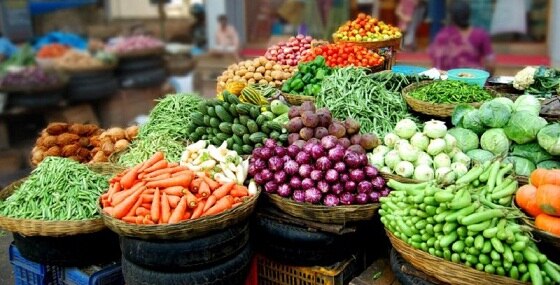 vegetables high rate in Pakistan ਕੋਰੋਨਾ ਦੇ ਨਾਲ ਪਾਕਿਸਤਾਨ 'ਚ ਮਹਿੰਗਾਈ ਦੀ ਮਾਰ, 160 ਰੁਪਏ ਕਿੱਲੋ ਟਮਾਟਰ ਤੇ 600 ਰੁਪਏ ਕਿੱਲੋ ਵਿਕ ਰਿਹਾ ਅਦਰਕ