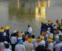 ਦਰਬਾਰ ਸਾਹਿਬ ਵਿਖੇ ਹੋਇਆ ਕੈਨੇਡਾ ਦੇ ਸਿੱਖ ਰੱਖਿਆ ਮੰਤਰੀ ਦਾ ਭਰਵਾਂ ਸਵਾਗਤ 